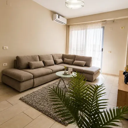Kelvin Kompleksi Sol Apartment